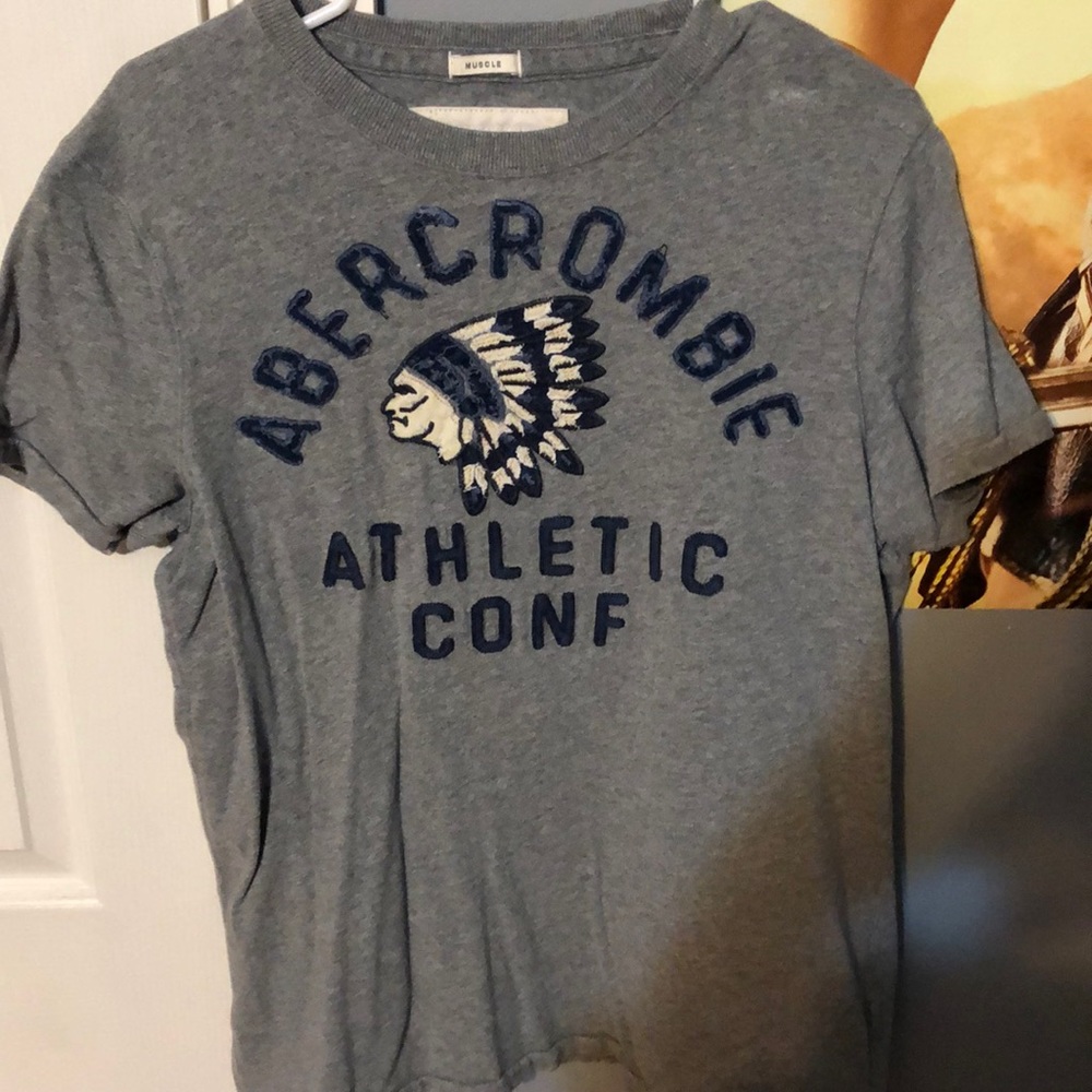 Short sleeve tee